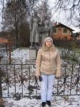 у памятника солдатам рядом с Борисоглебским монастырём