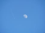 Луна и самолёт