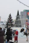 Челябинск январь 2011, две ёлки на площади Революции