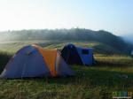 Наш лагерь в утреннем тумане.