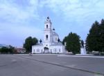 центральная площадь Тарусы. Петропавловский собор и памятник В.И.Ленину