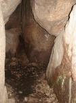 Эта пещера, думаю, естественного происхождения.