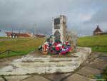 Памятник в поселке юнгам, погибшим в Великой Отечественной  войне