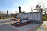  Мемориальная стена, вечный огонь, памятник Висилию Исидоровичу Киквидзе.