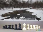 Даже Речка тамошняя любит играть в шахматы