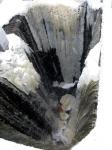 Замерзшие водопады на дамбе