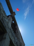 Красный флаг на здании ДК цементников(руины). Май 2021 год.