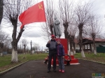 Первомай под красным знаменем! У памятника Ленину рядом с крепостью.