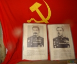 Флаг и портрет главнокомандующего в ДОТе