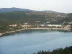 Вид на озеро и завод с горы
