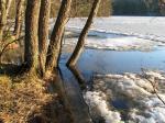 На озерах ещё лед, а уровень воды явно выше, чем будет летом