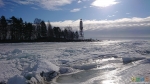 Хорош островок, но пора в Петрозаводск - впереди 9 километров по льду Петрозаводской губы