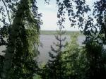 из далека долго, течет река Волга...
